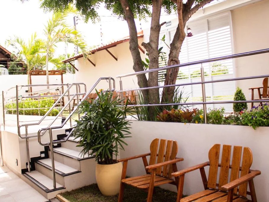 Rampa de acesso e área externa acessível