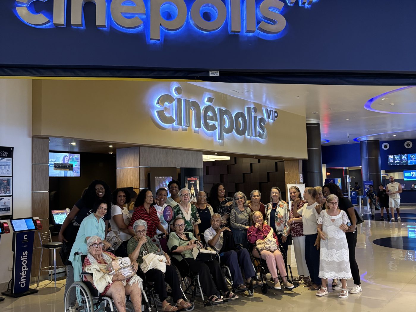 Passeio ao cinema no shopping